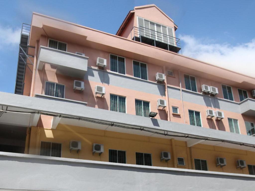 1 City Hotel Kota Kinabalu Ngoại thất bức ảnh