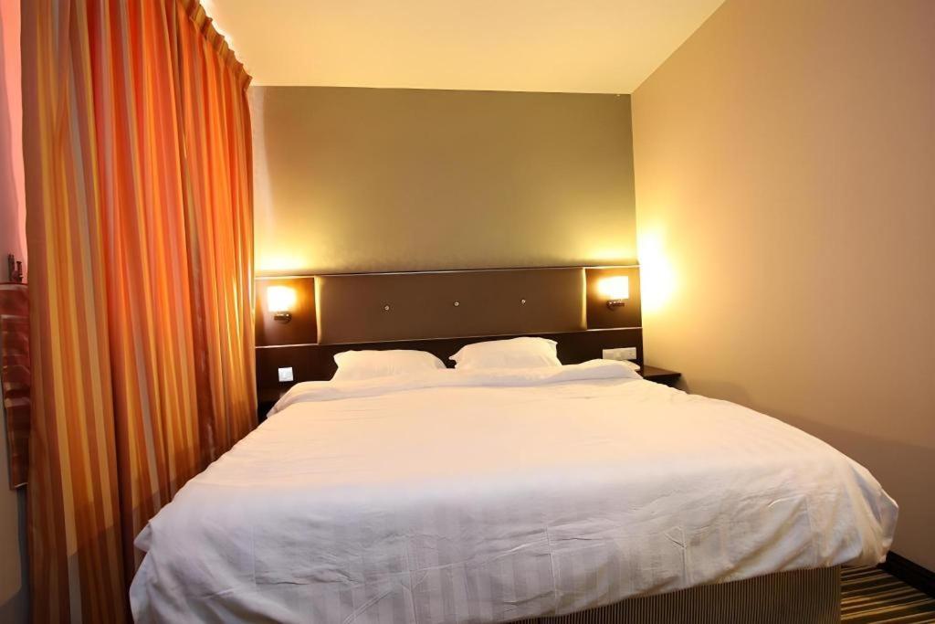 1 City Hotel Kota Kinabalu Ngoại thất bức ảnh