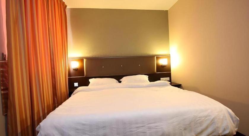 1 City Hotel Kota Kinabalu Ngoại thất bức ảnh