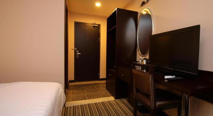 1 City Hotel Kota Kinabalu Ngoại thất bức ảnh