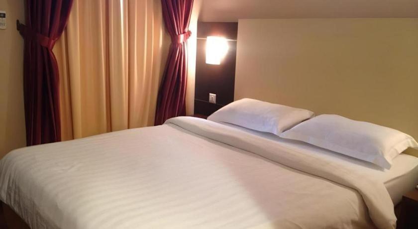 1 City Hotel Kota Kinabalu Ngoại thất bức ảnh