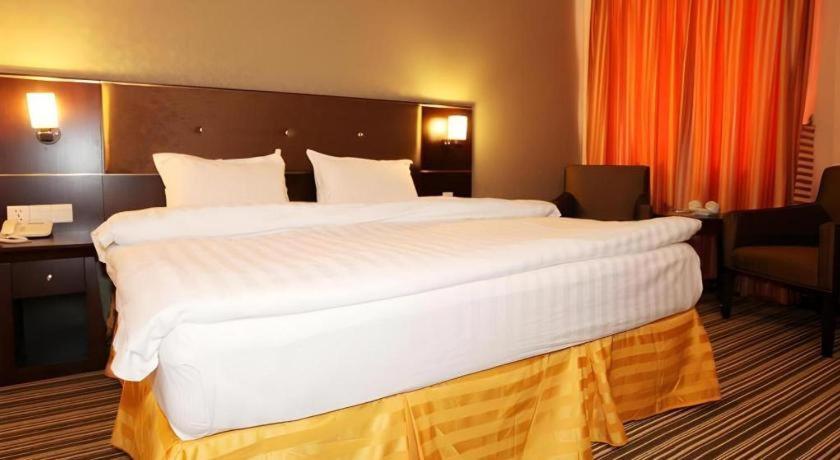 1 City Hotel Kota Kinabalu Ngoại thất bức ảnh
