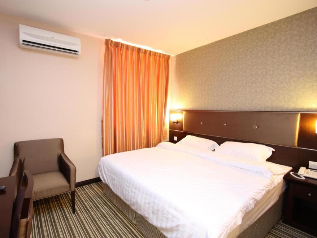 1 City Hotel Kota Kinabalu Ngoại thất bức ảnh