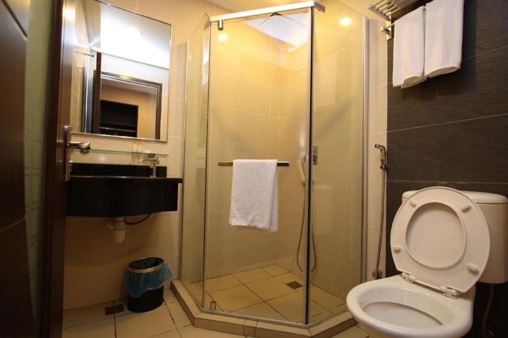 1 City Hotel Kota Kinabalu Ngoại thất bức ảnh