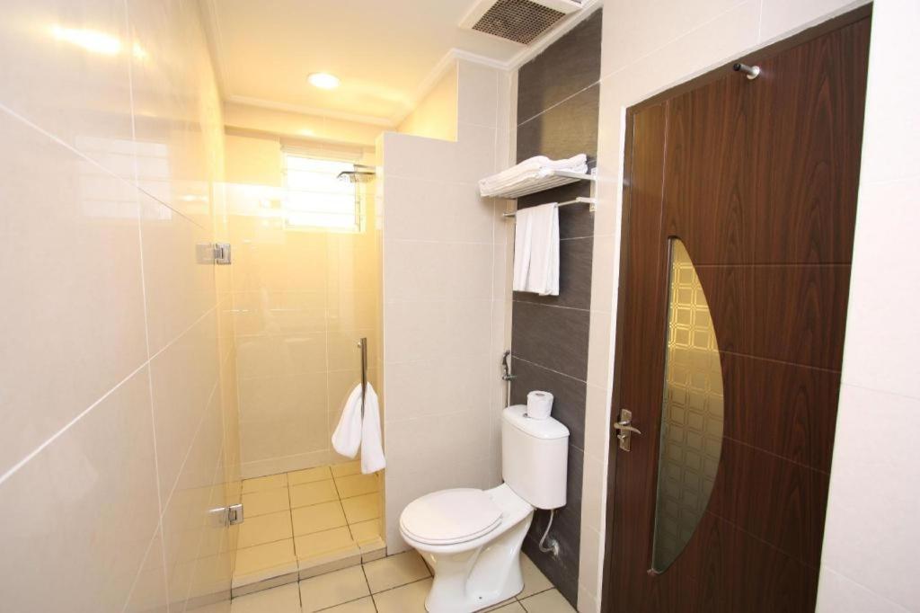 1 City Hotel Kota Kinabalu Ngoại thất bức ảnh