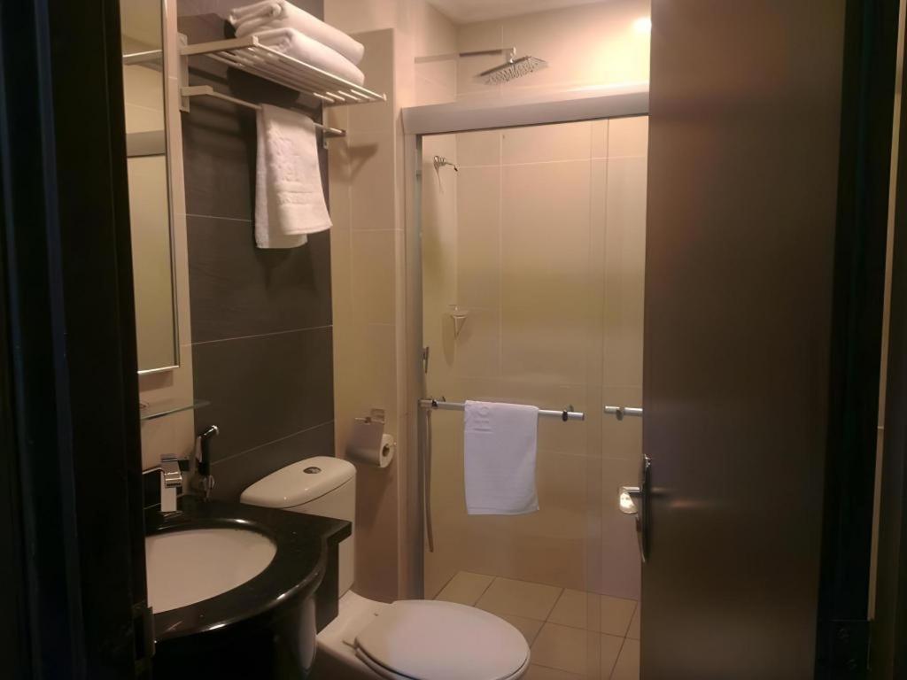 1 City Hotel Kota Kinabalu Ngoại thất bức ảnh